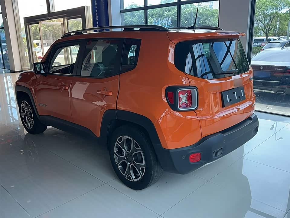 Jeep Freeman