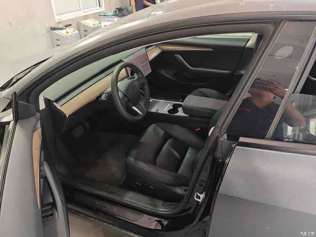 Tesla Model 3, 2021 4