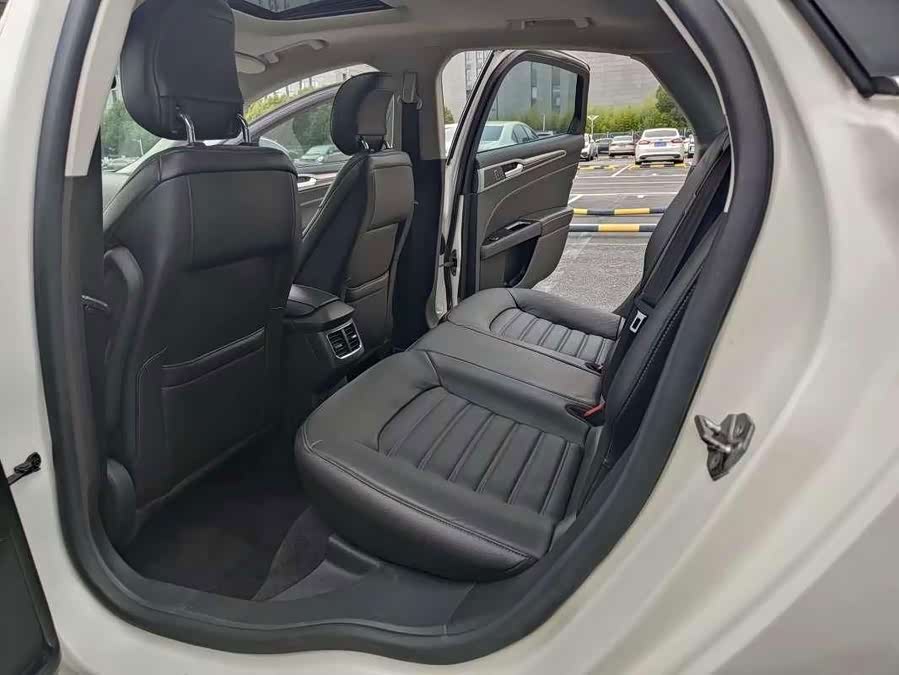 Ford Mondeo 2014, фото 11