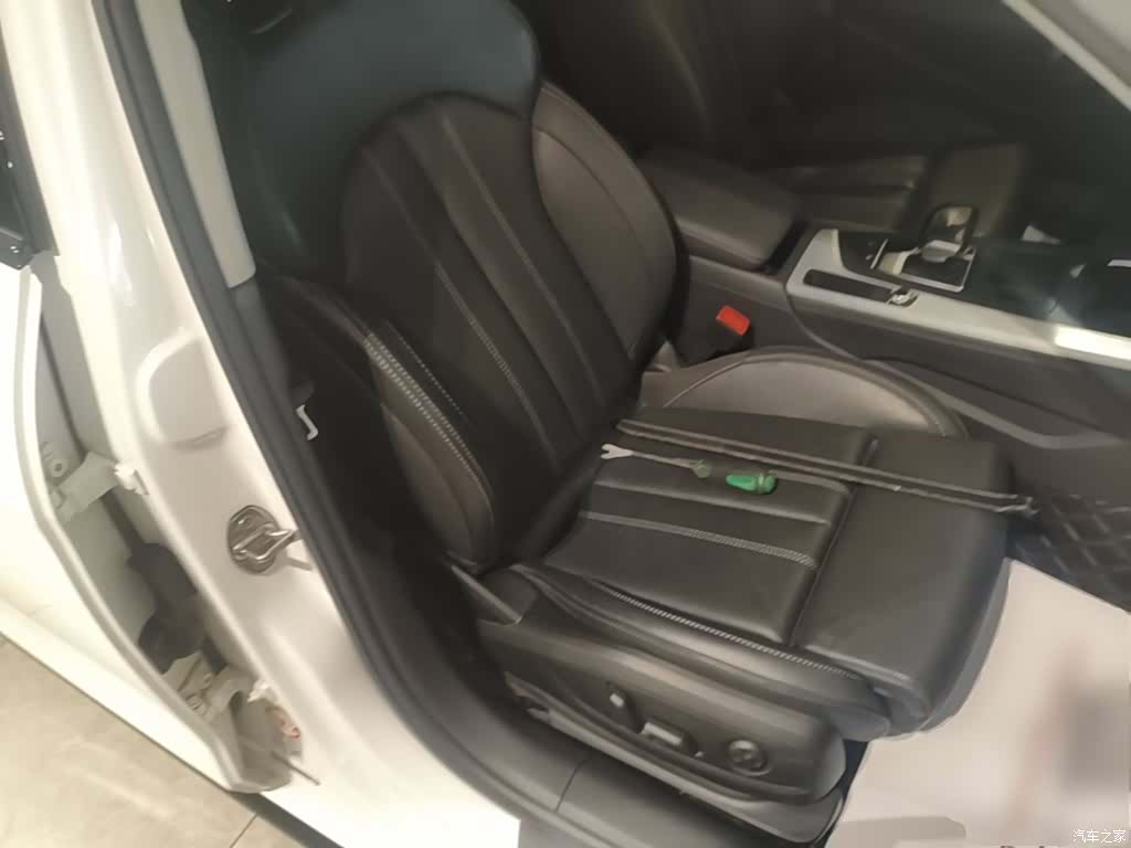 Audi A4L, 2023 25