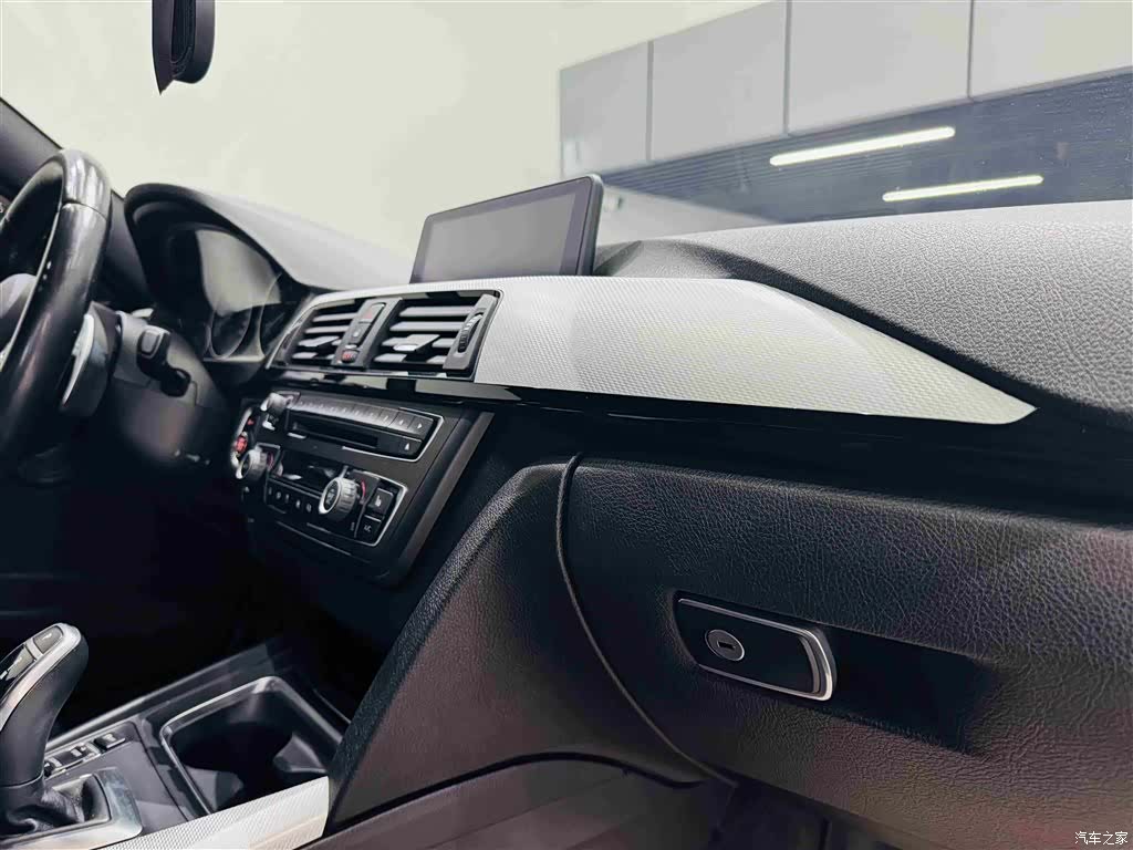 BMW 3 Series, 2015 28