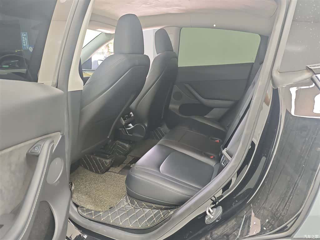 Tesla Model Y, 2022 12