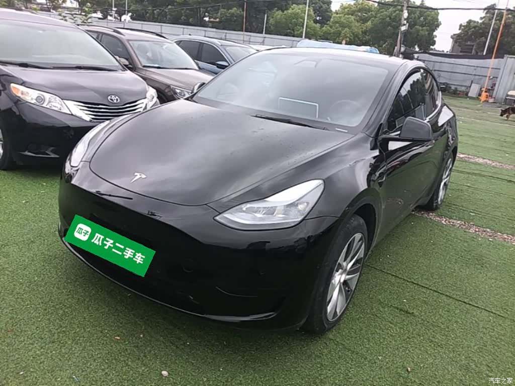 Tesla Model Y, 2023 2