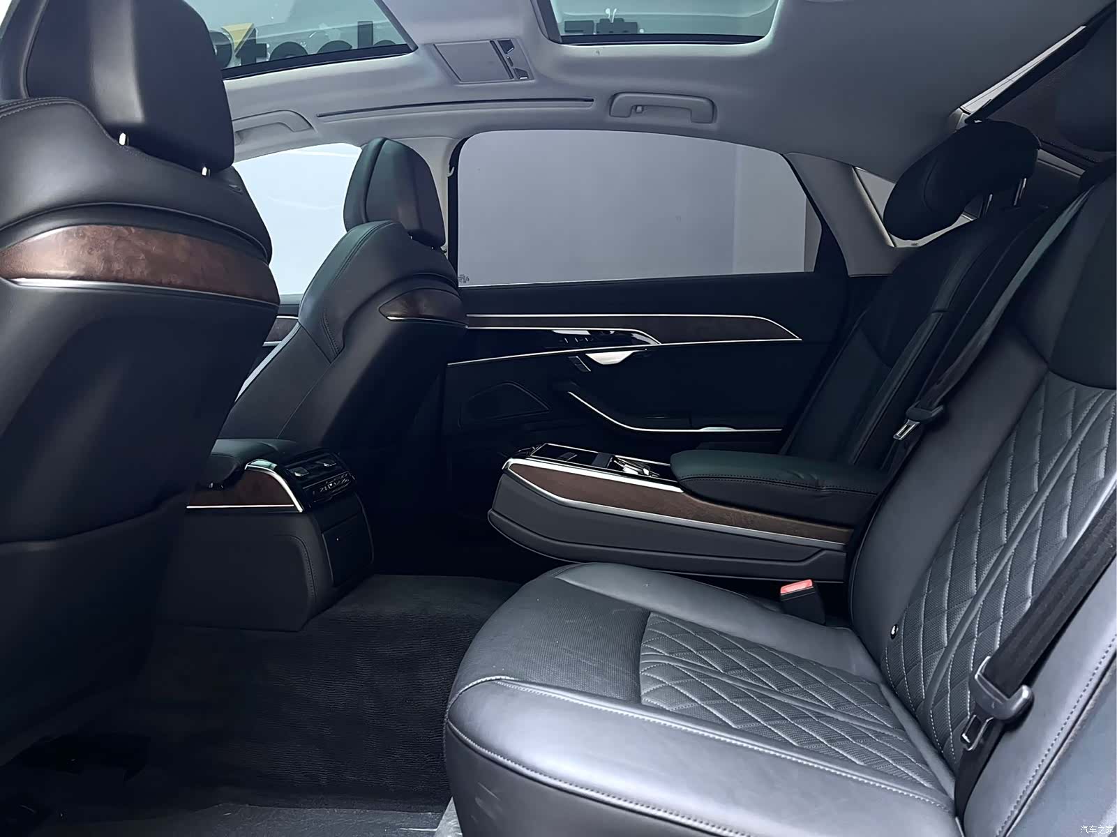 Audi A8L, 2023 13
