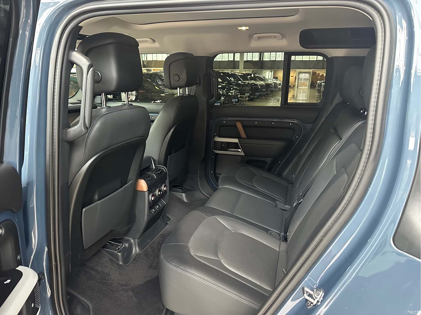Land Rover Defender, 2022 12