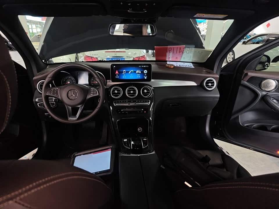 Mercedes-Benz GLC Mercedes-Benz GLC