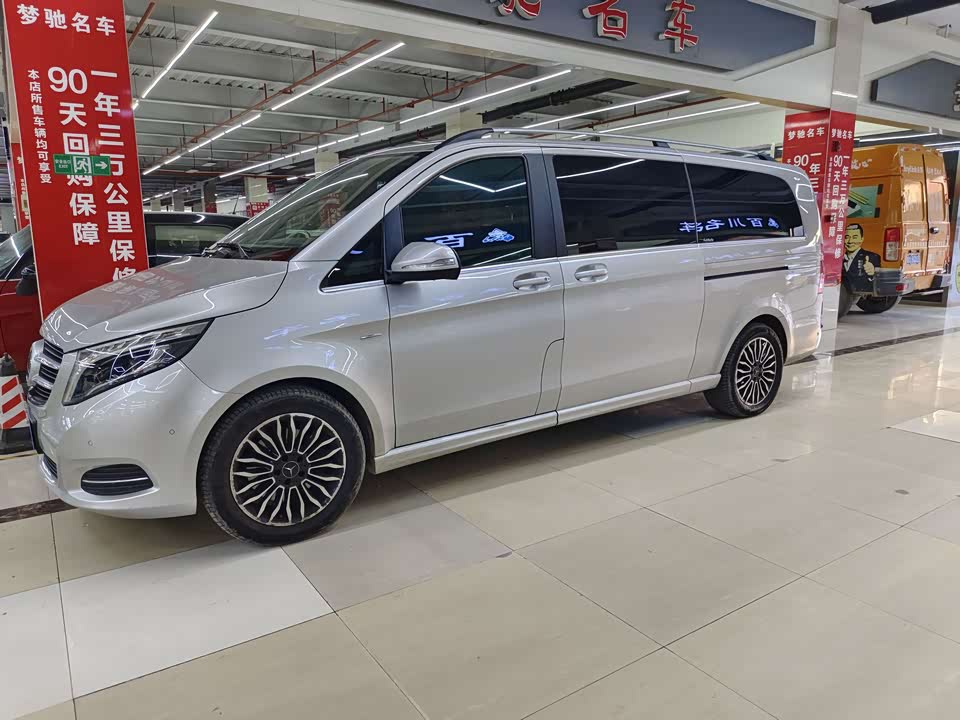 Mercedes-Benz V-class