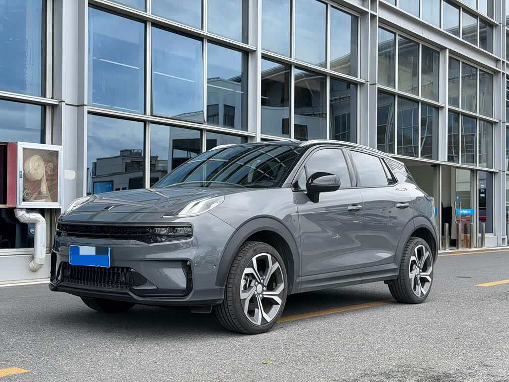 Lynk & Co 06