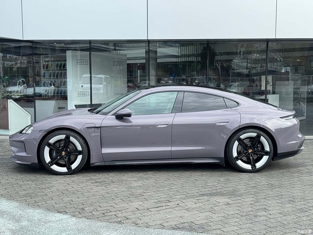 Porsche Taycan, 2025 11