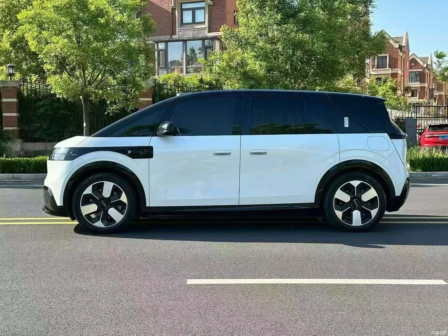 Zeekr MIX, 2024 3