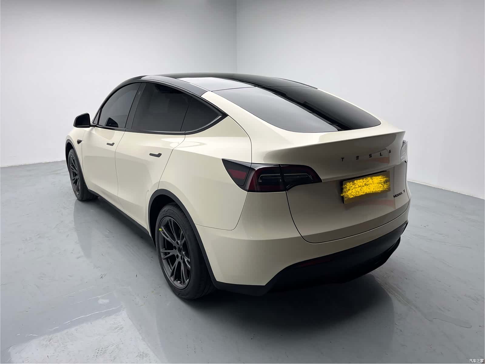 Tesla Model Y, 2023 6
