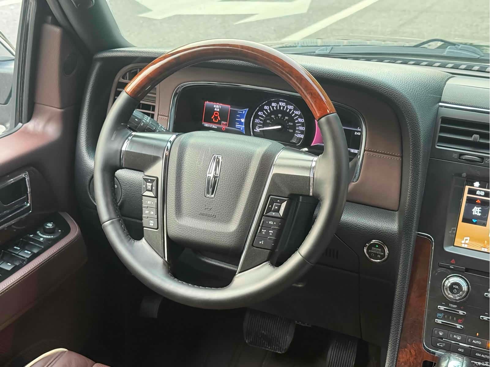 Lincoln Navigator, 2017 19
