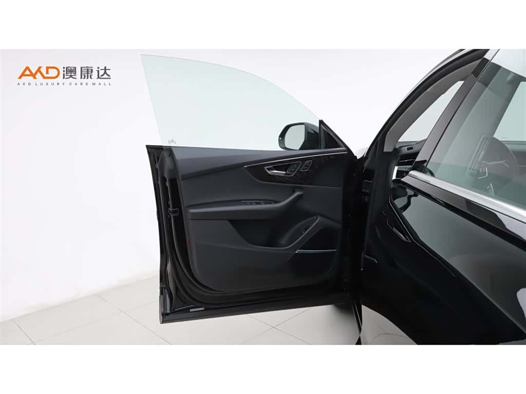 Audi Q8, 2023 10