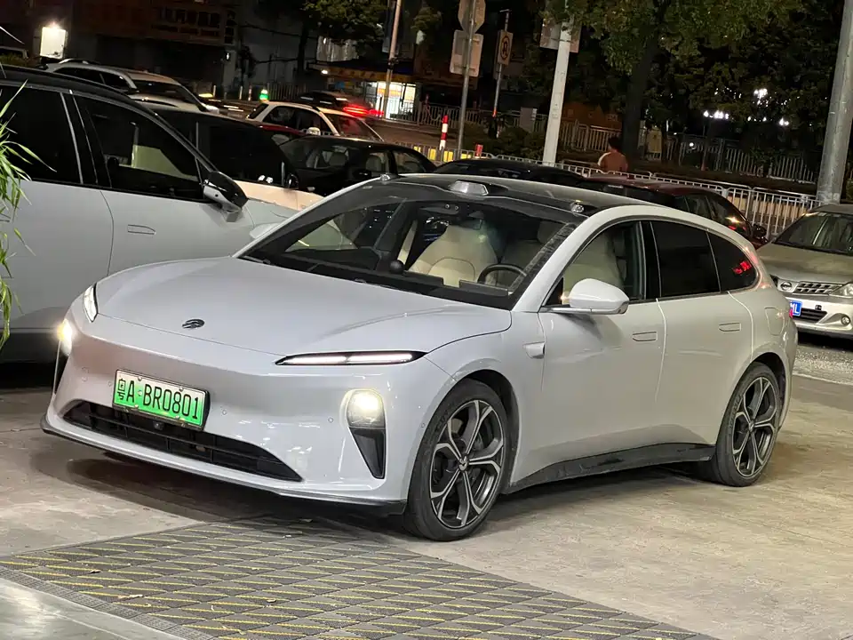 NIO ET5T