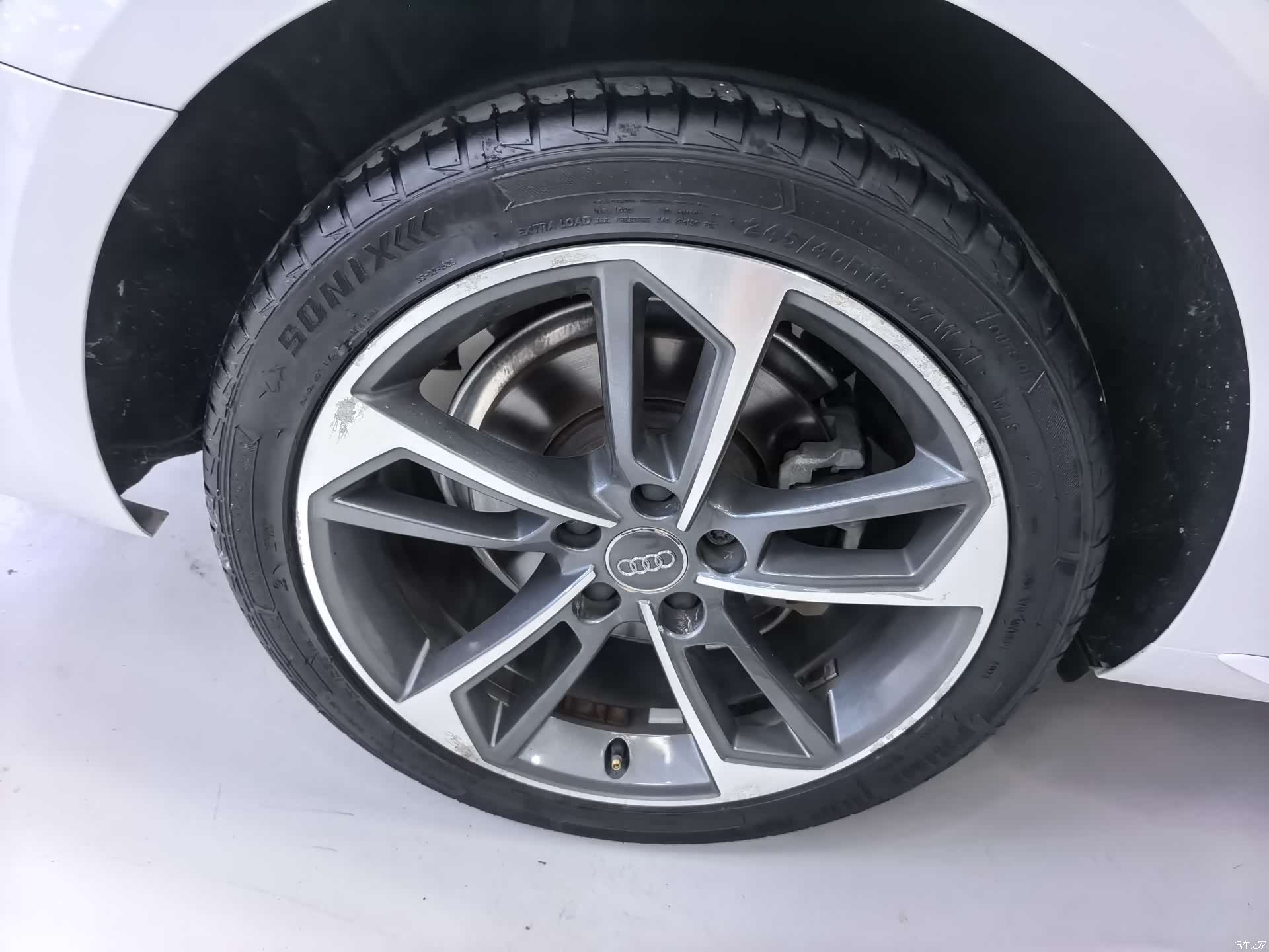 Audi A4L, 2019 10