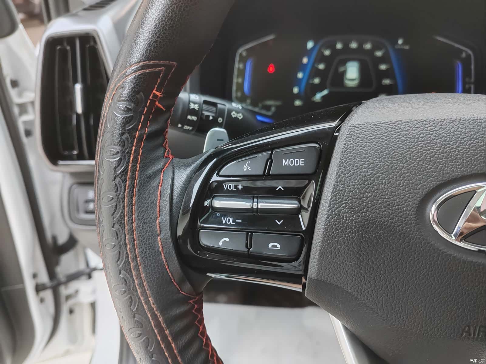 Hyundai ix35, 2023 13