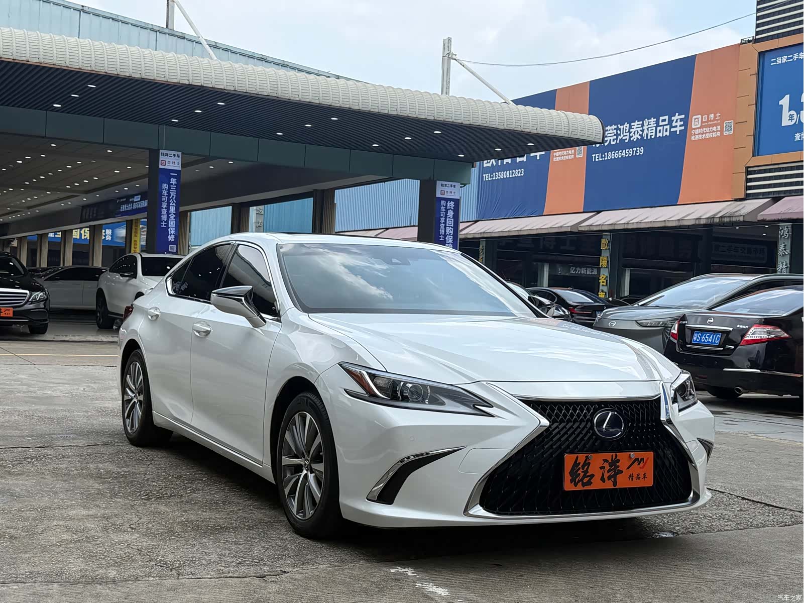 Lexus ES, 2019 3