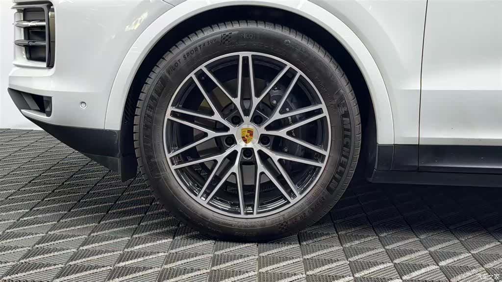 Porsche Cayenne, 2025 8