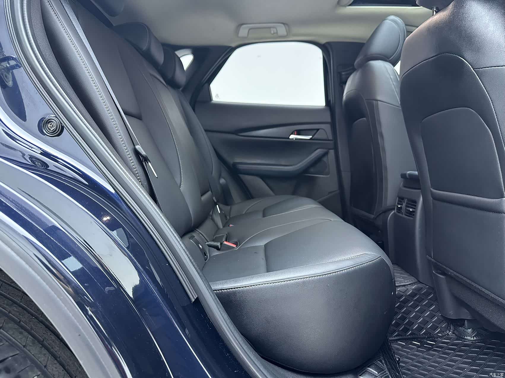 Mazda CX-30, 2022 10