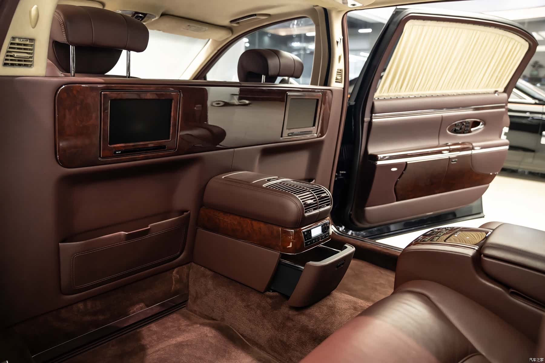 Maybach 62, 2011 11
