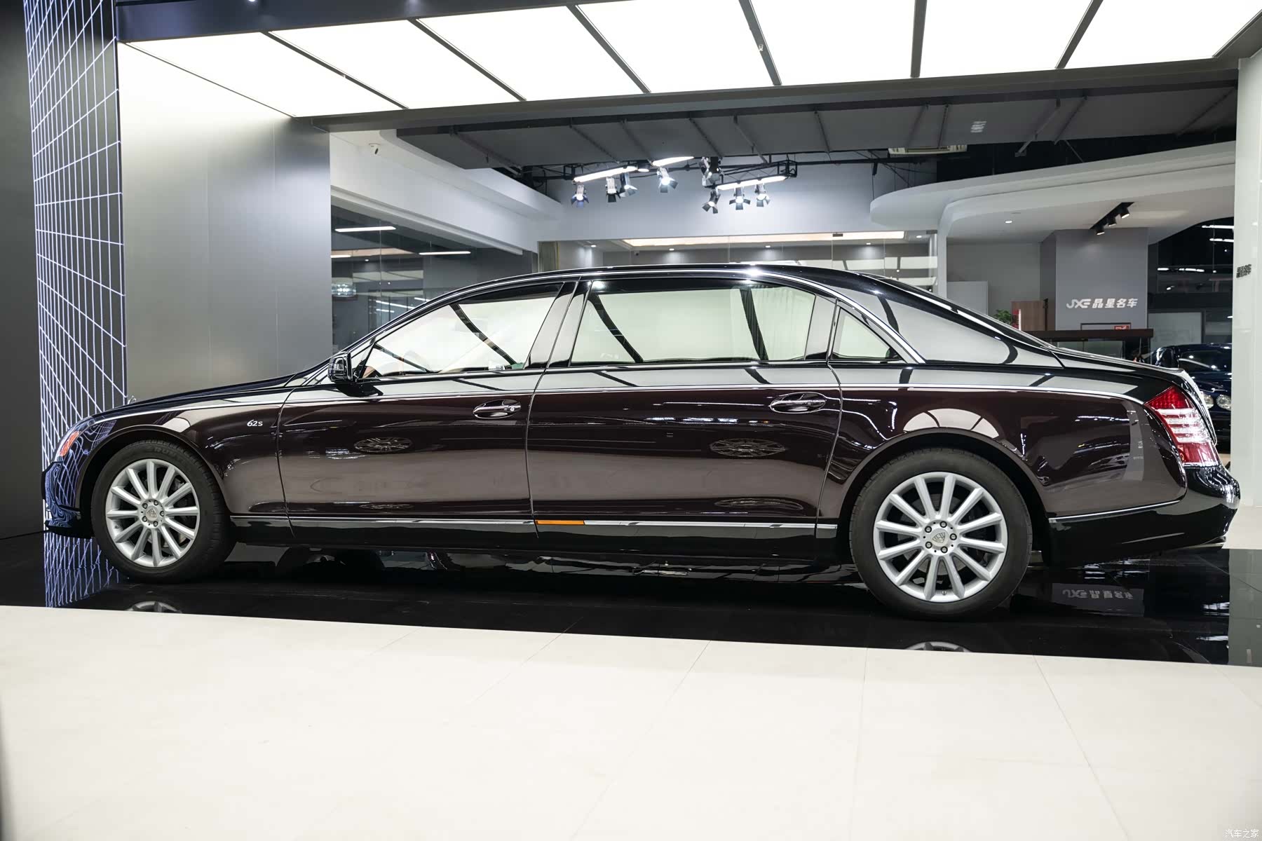 Maybach 62, 2011 12