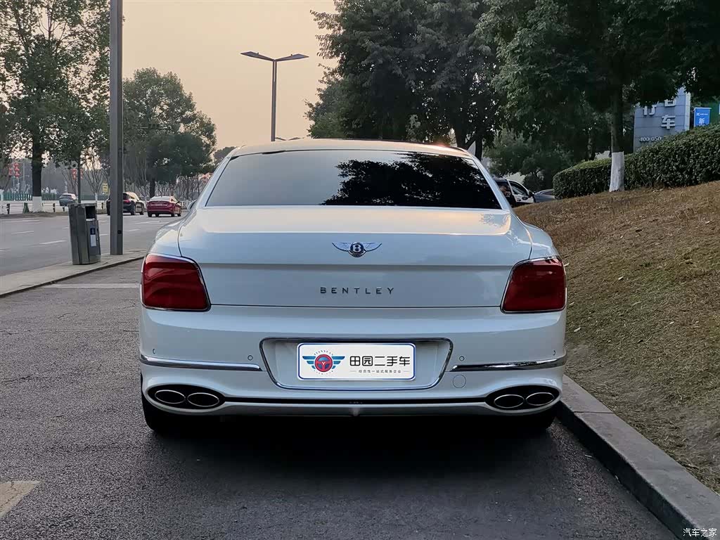 Bentley Flying Spur, 2023 все фото