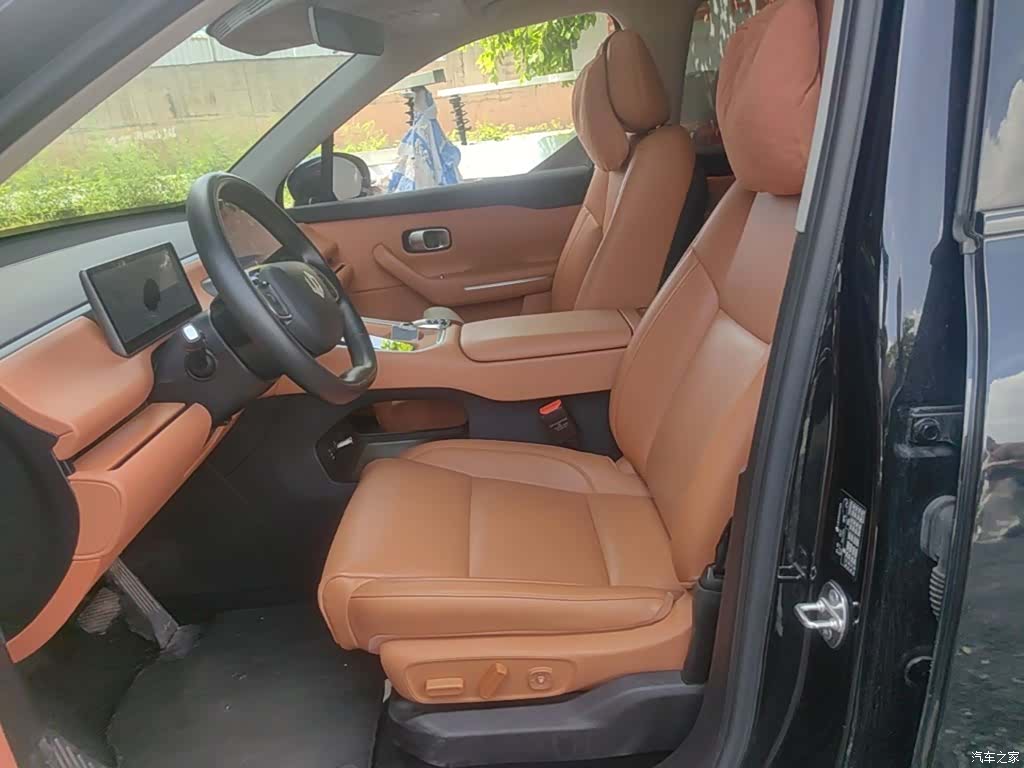 Leapmotor C16, 2025 11