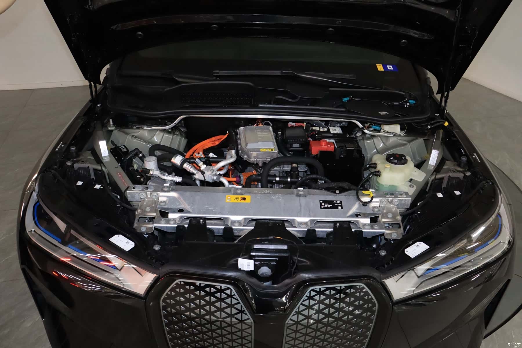 BMW iX, 2023 11