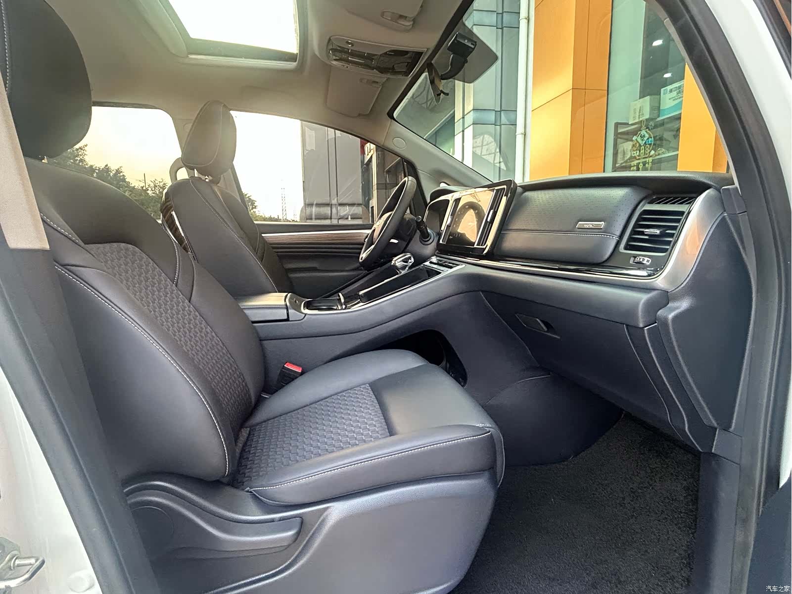 Trumpchi M8, 2023 11