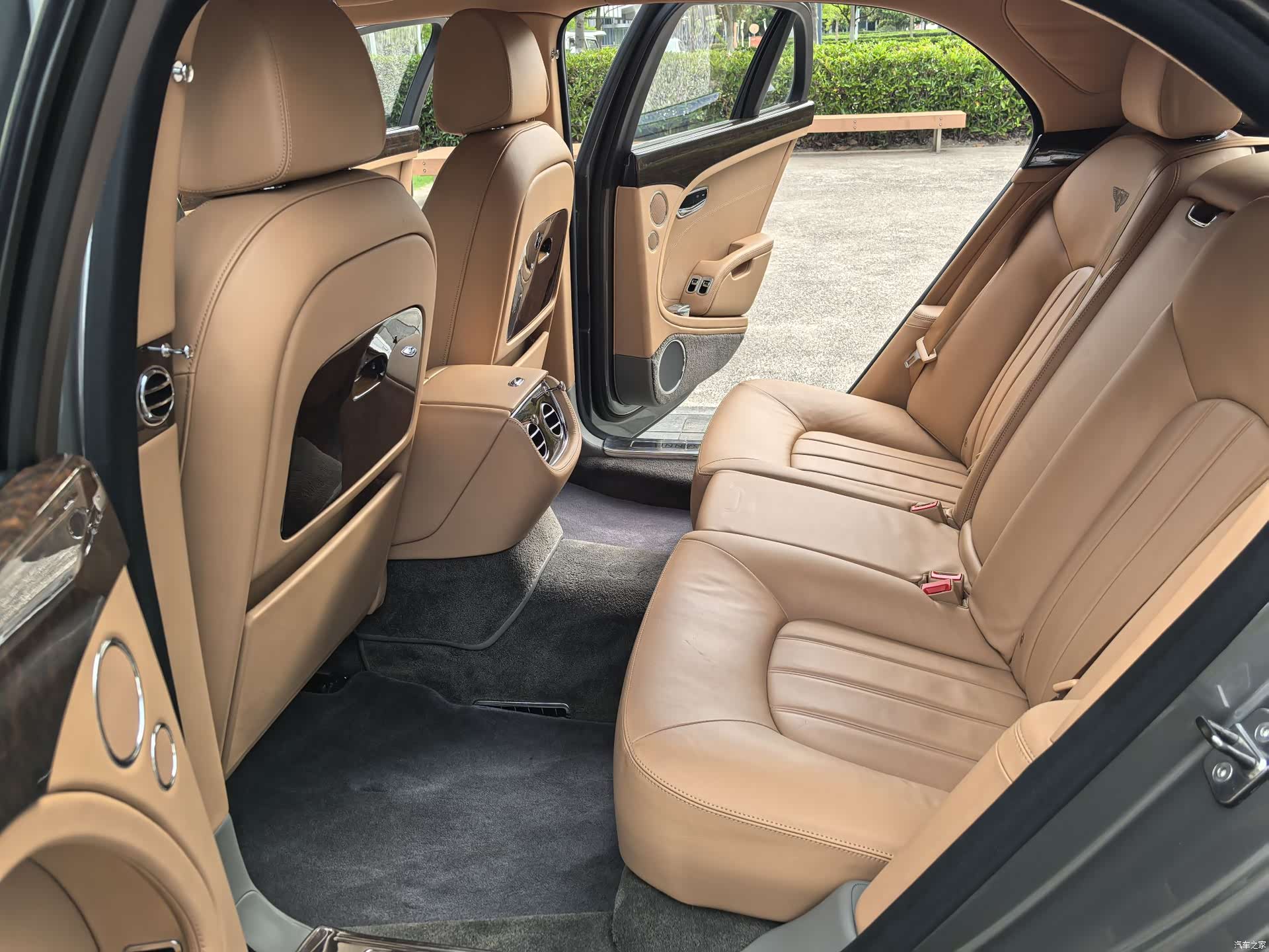 Bentley Mulsanne, 2015 35