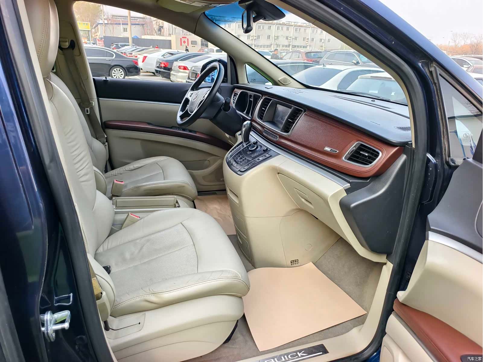 Buick GL8, 2016 12