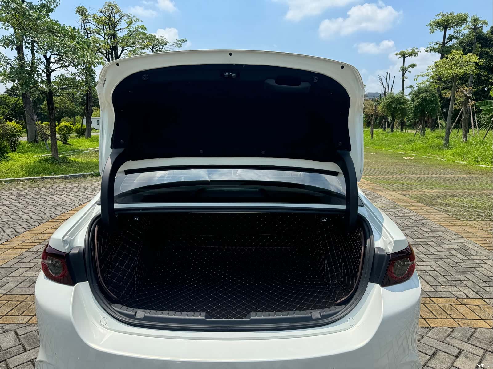Mazda Mazda3, 2024 17