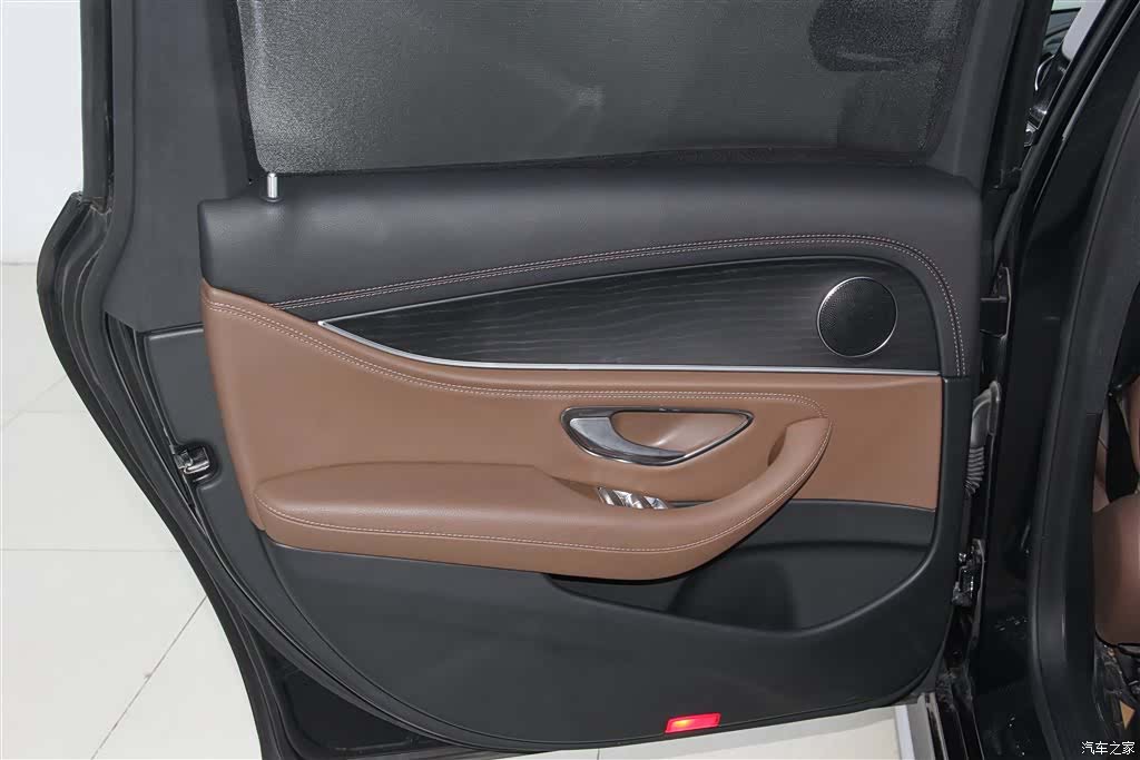 Mercedes-Benz E-Class, 2023 34