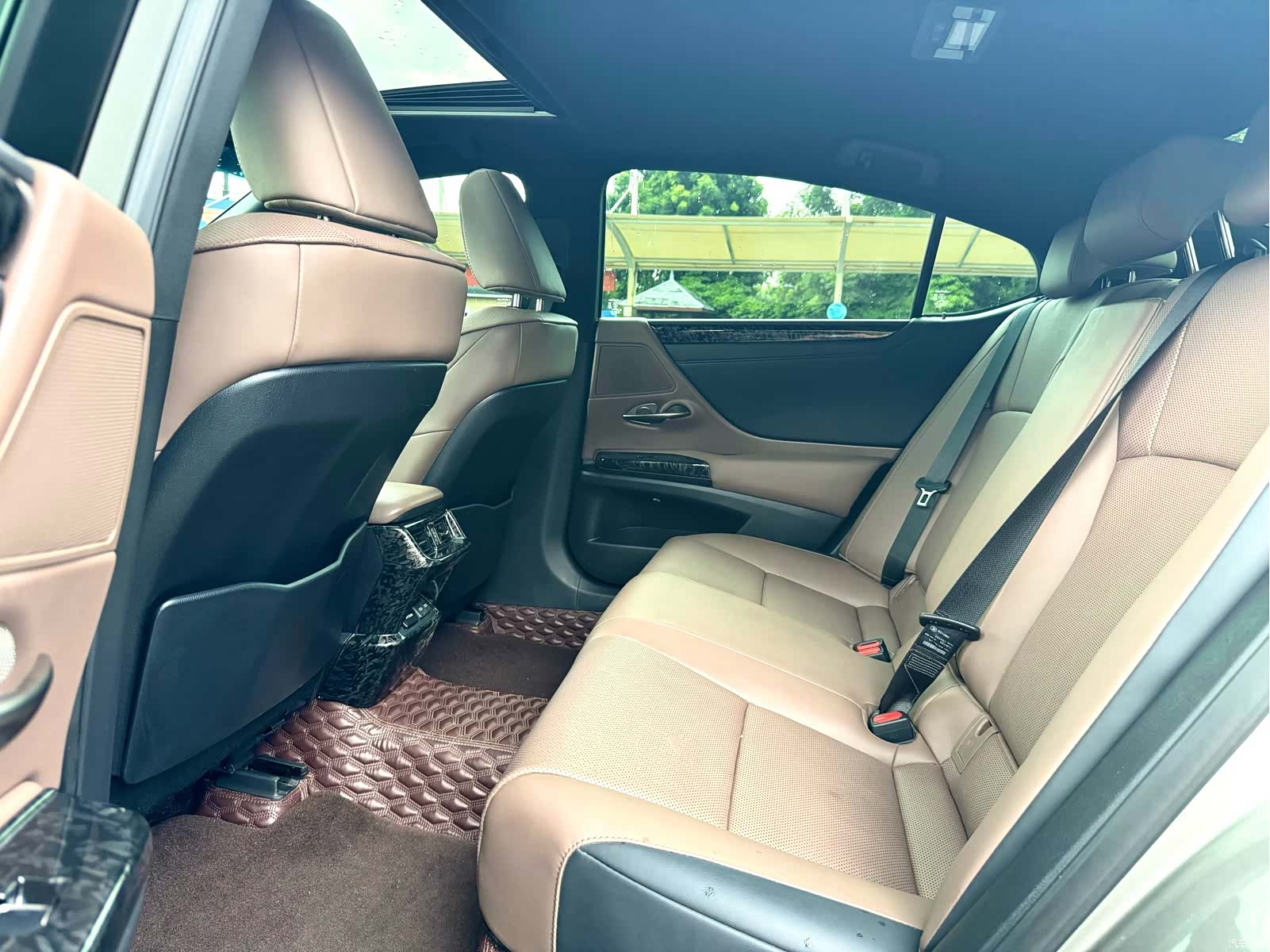 Lexus ES, 2023 9