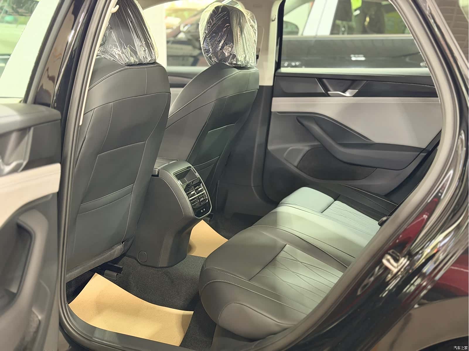 Volkswagen Magotan, 2026 6