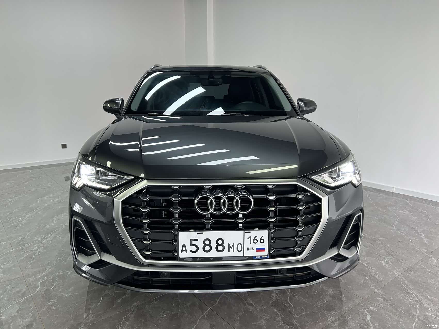 Audi Q3, 2023 4