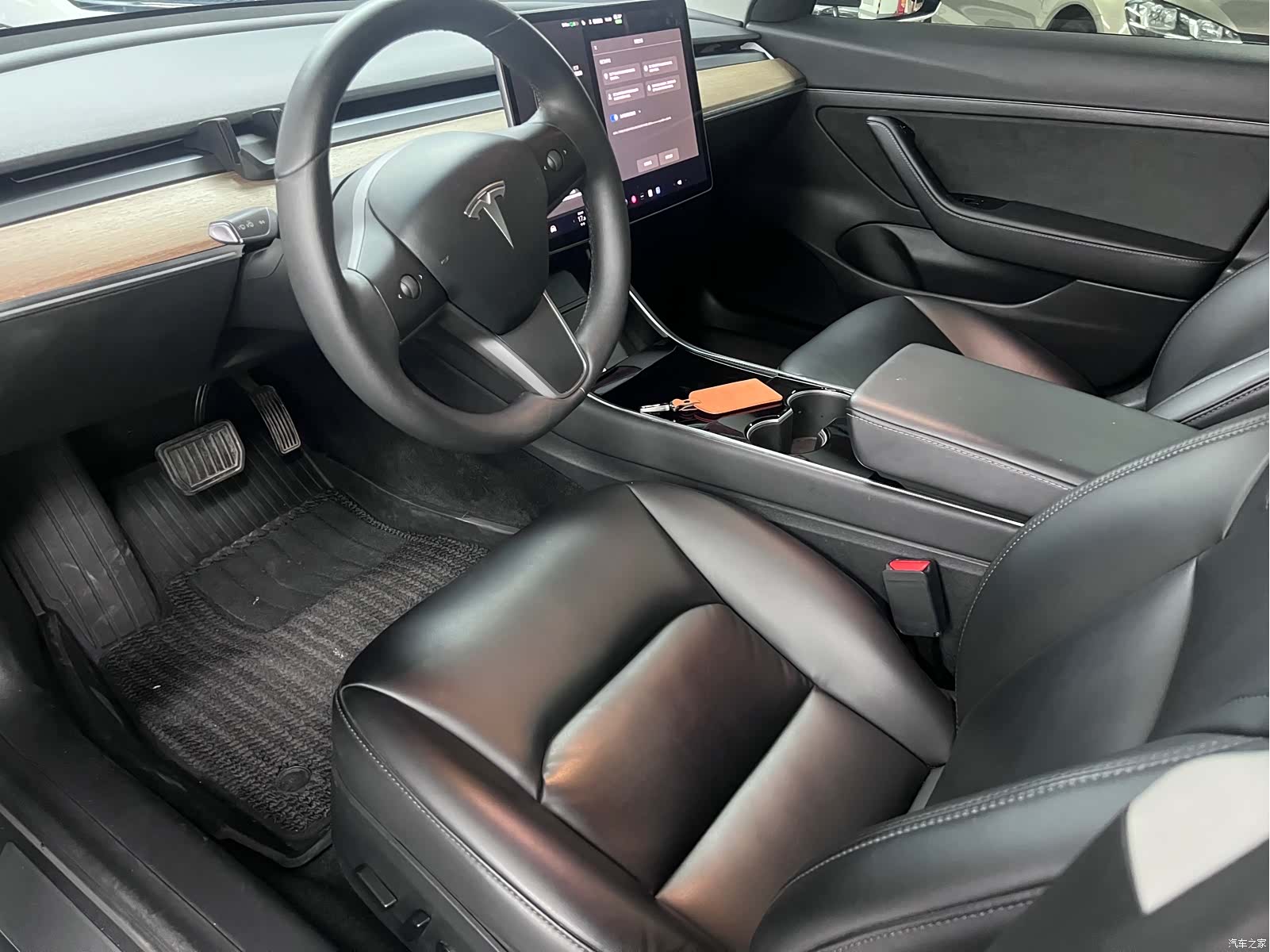 Tesla Model 3, 2020 все фото