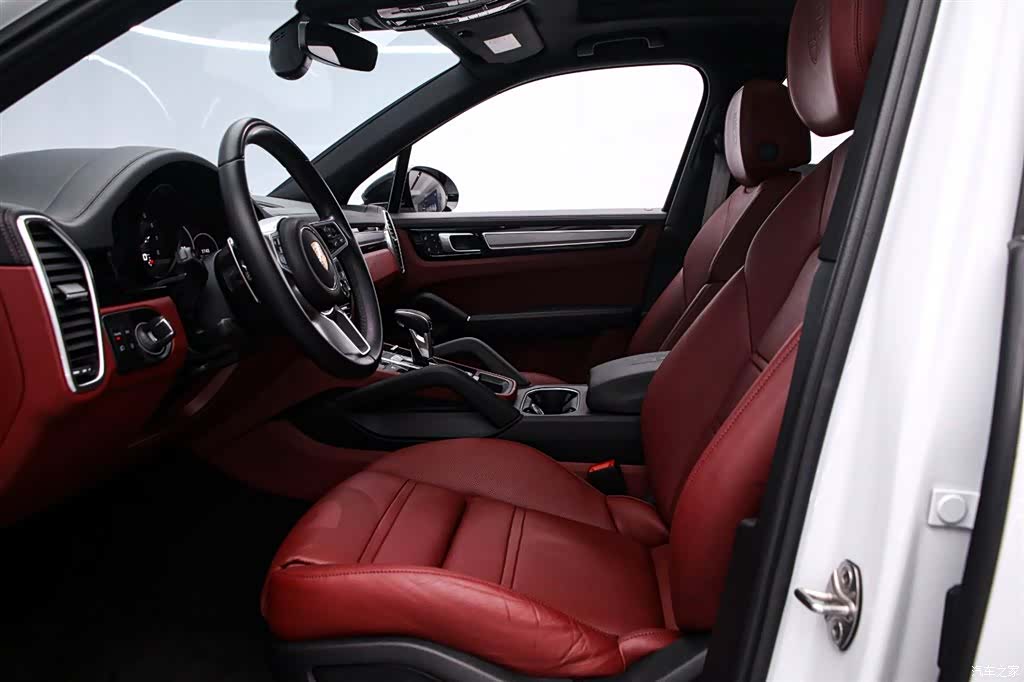 Porsche Cayenne, 2024 12