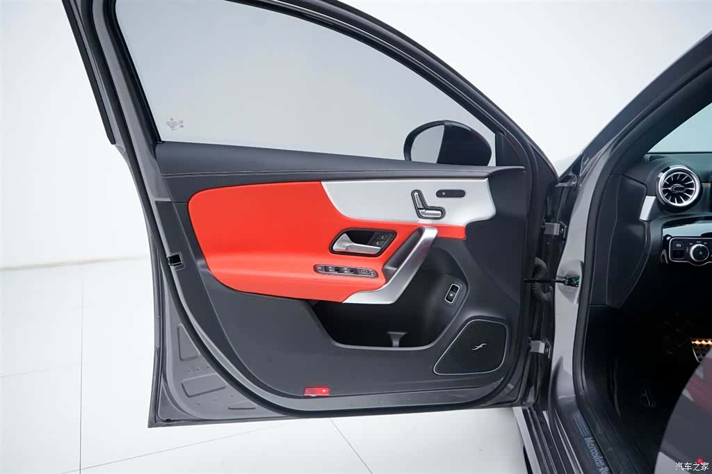 Mercedes-Benz A-Class, 2025 11