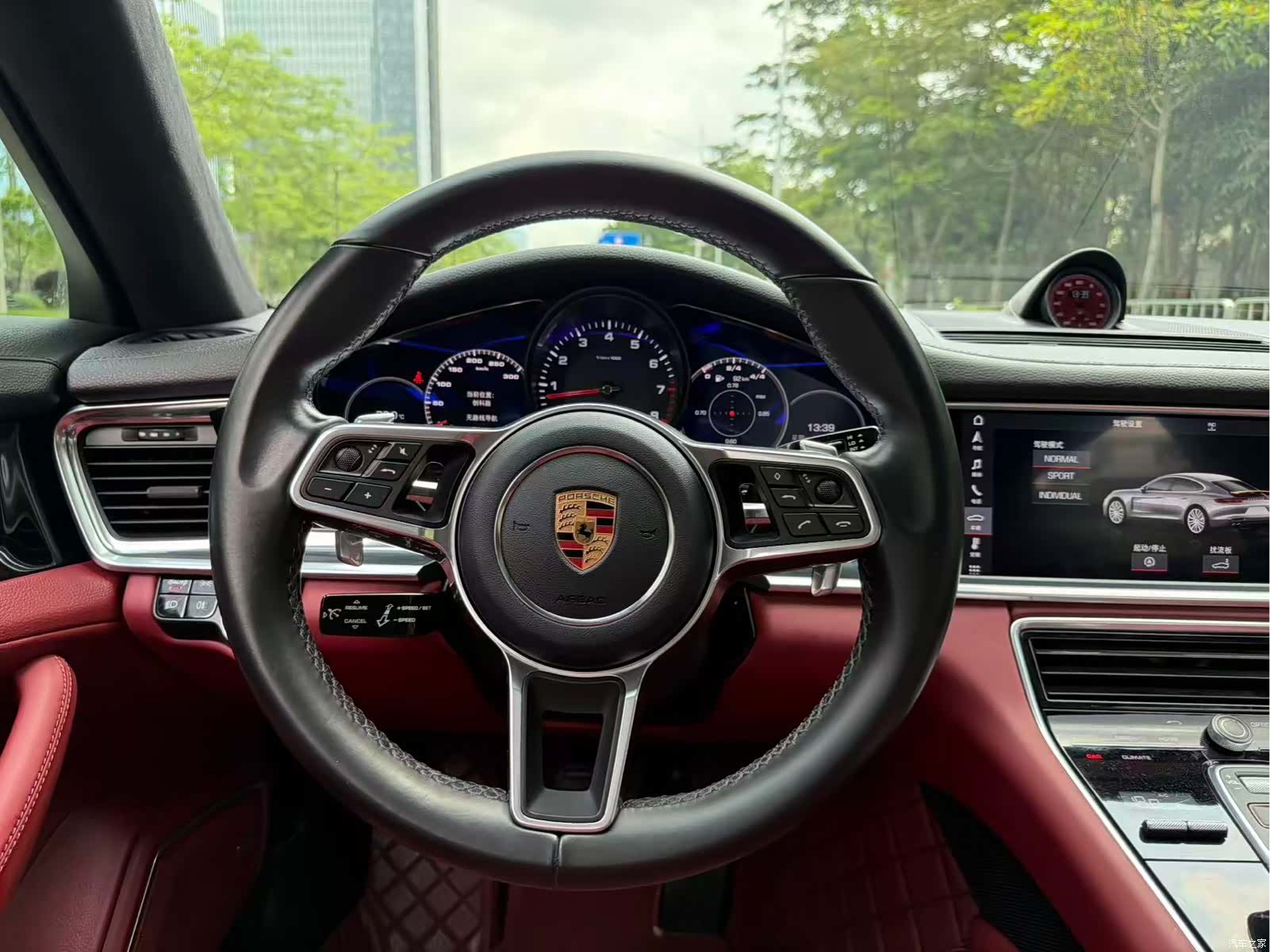Porsche Panamera, 2018 10
