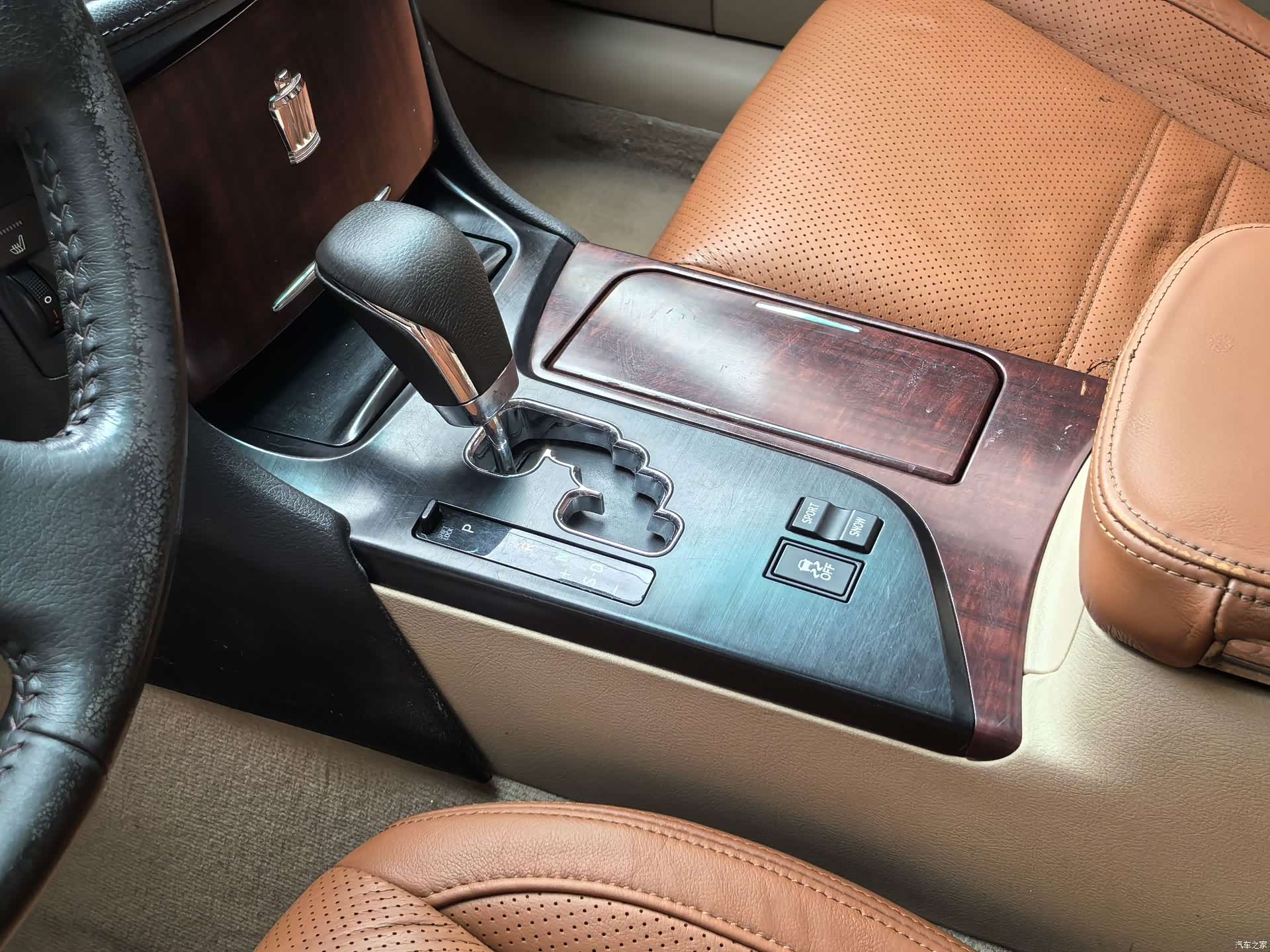 Toyota Crown, 2011 14