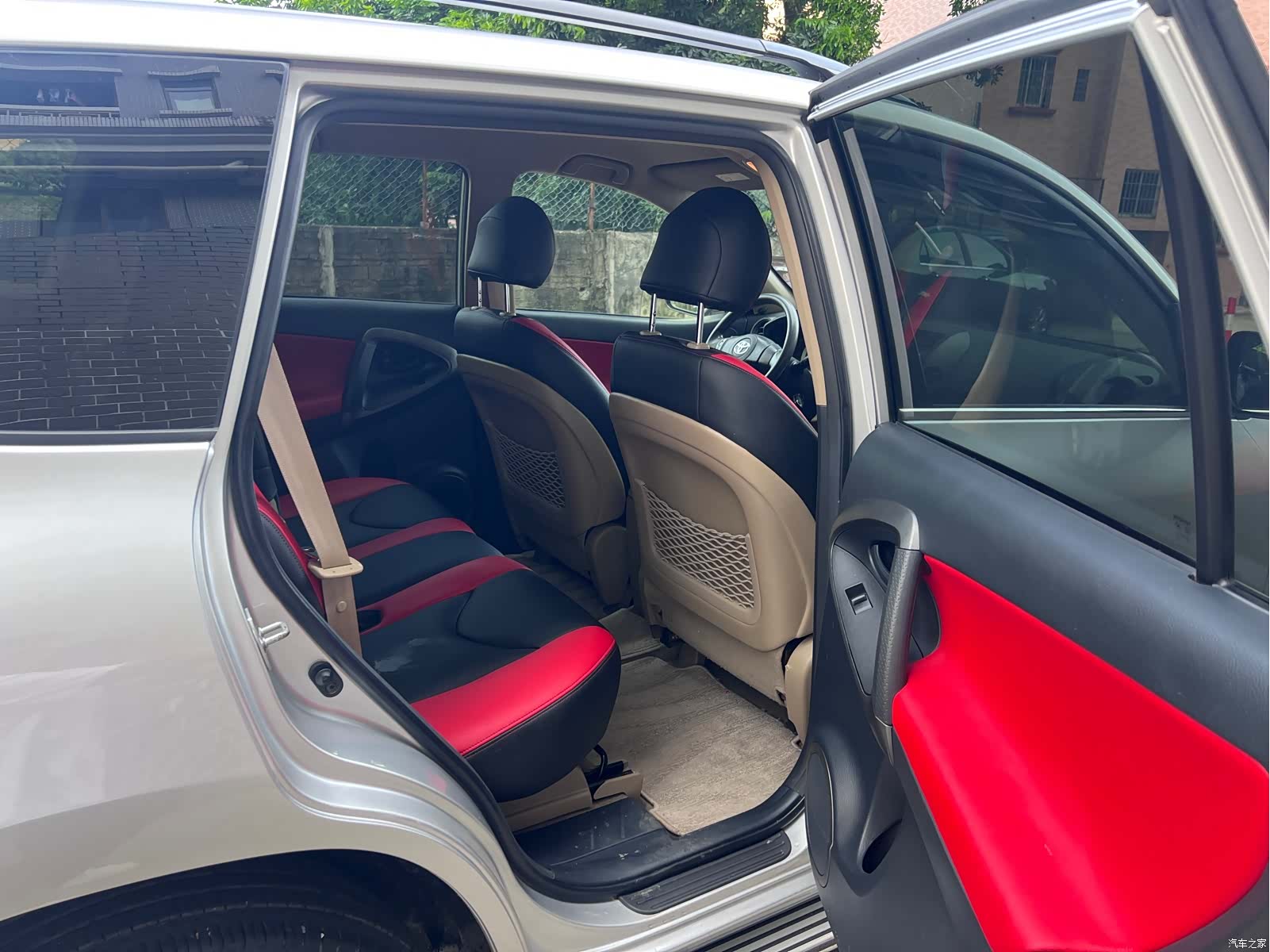 Toyota RAV4, 2012 9