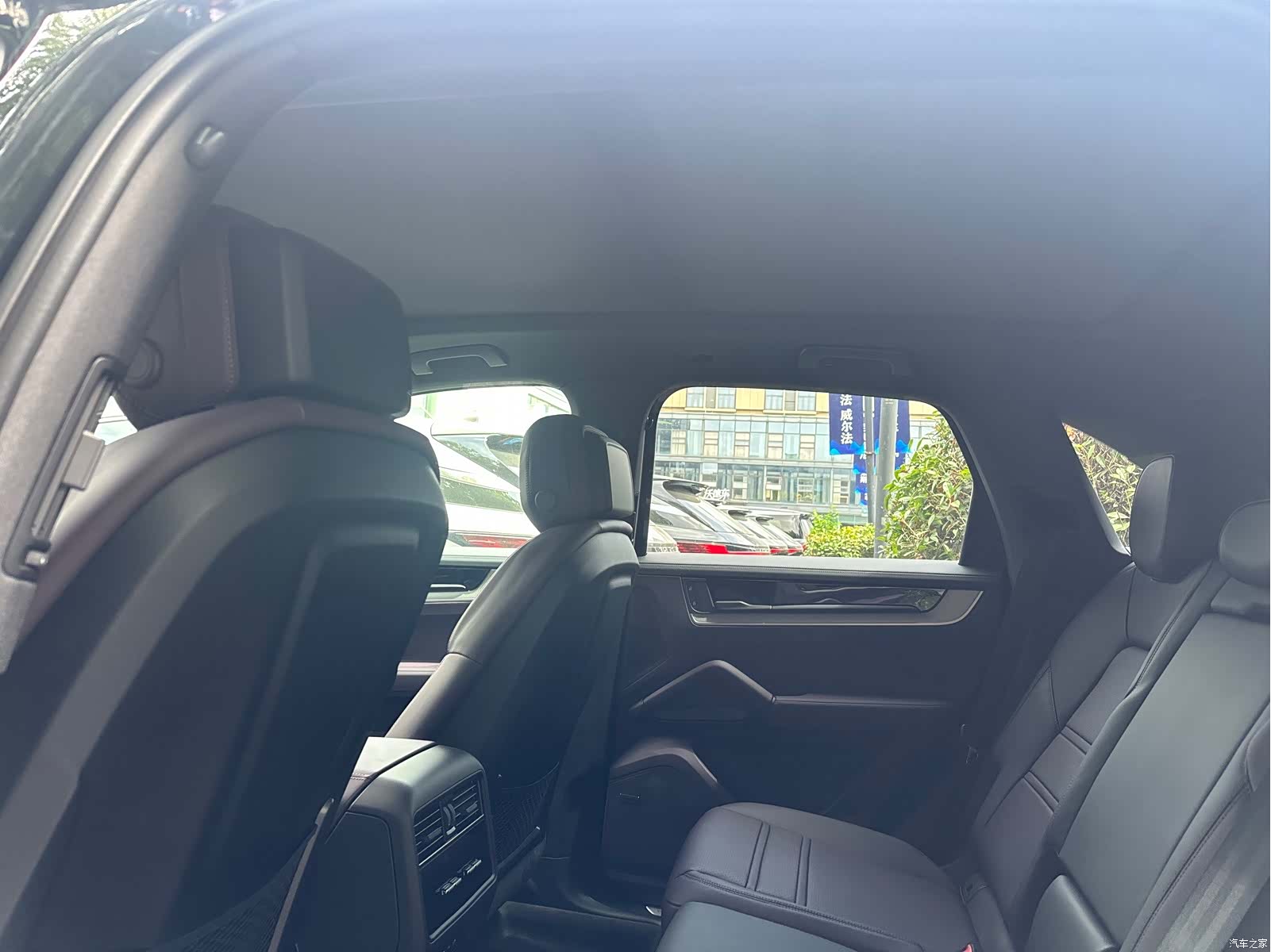 Porsche Cayenne, 2025 9