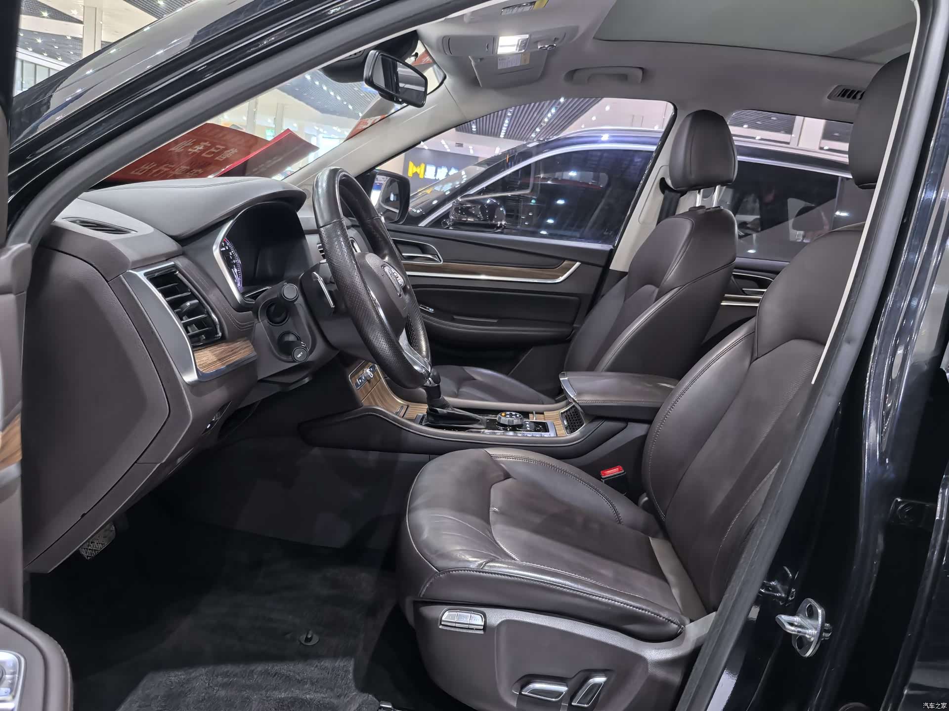 Roewe RX8, 2018 16