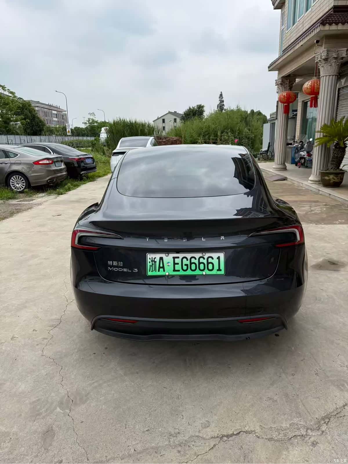 Tesla Model 3, 2025 все фото