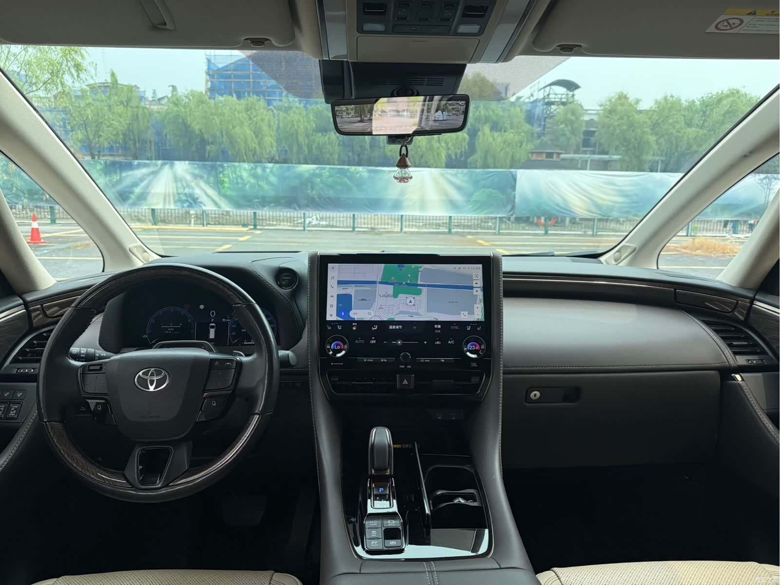 Toyota Alphard, 2023 8