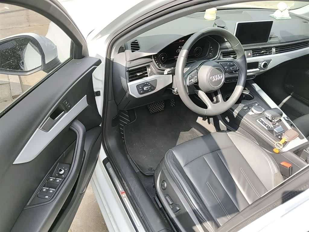 Audi A4L, 2019 16