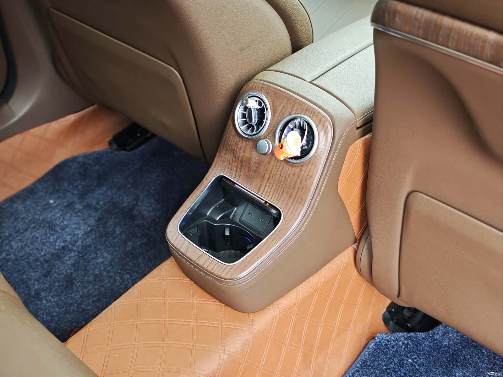 Mercedes-Benz E-Class, 2021 11