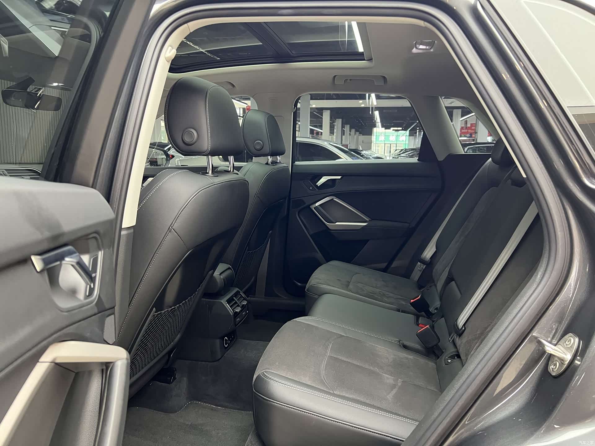 Audi Q3, 2023 14
