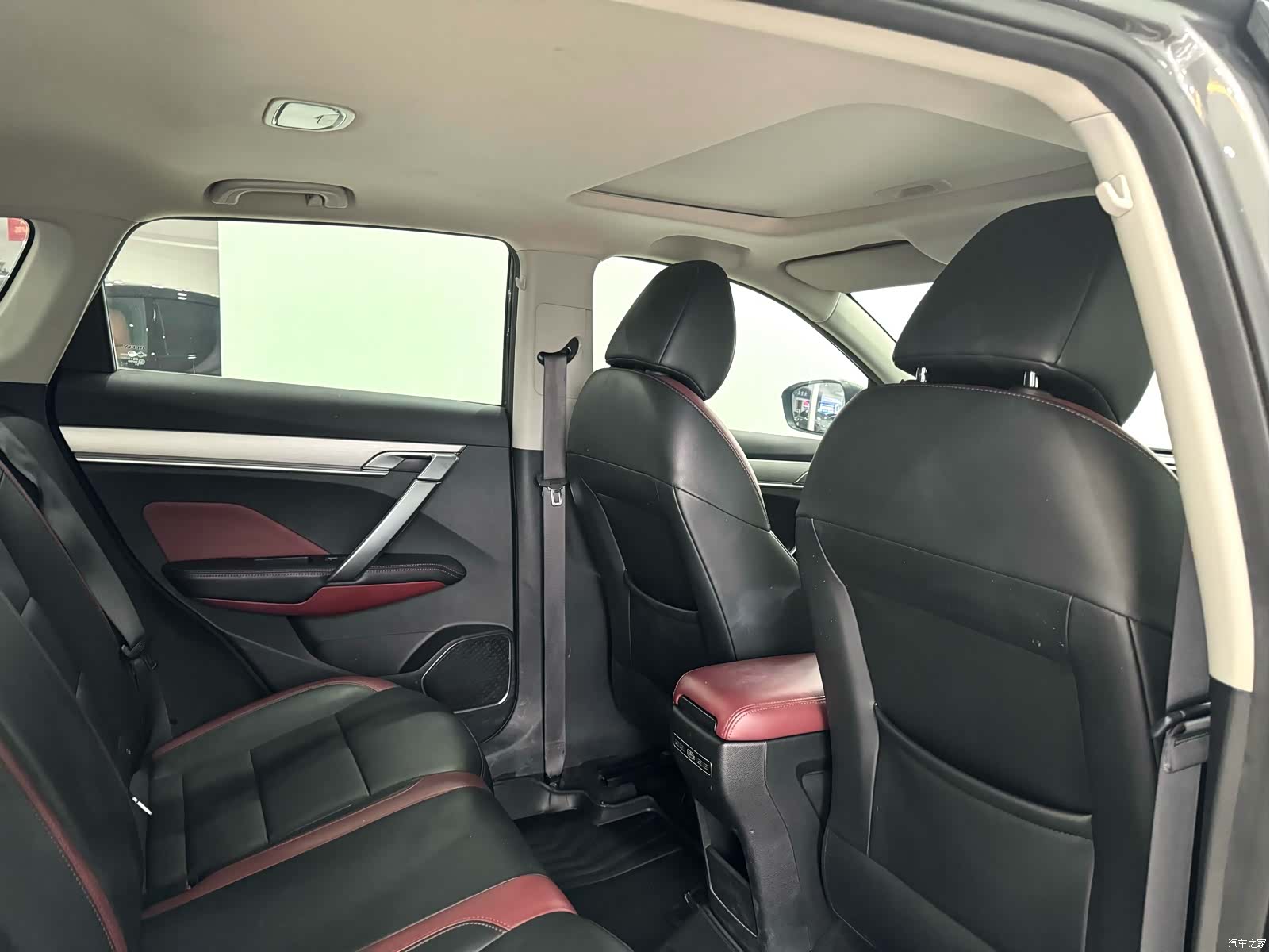 Geely Coolray, 2022 10